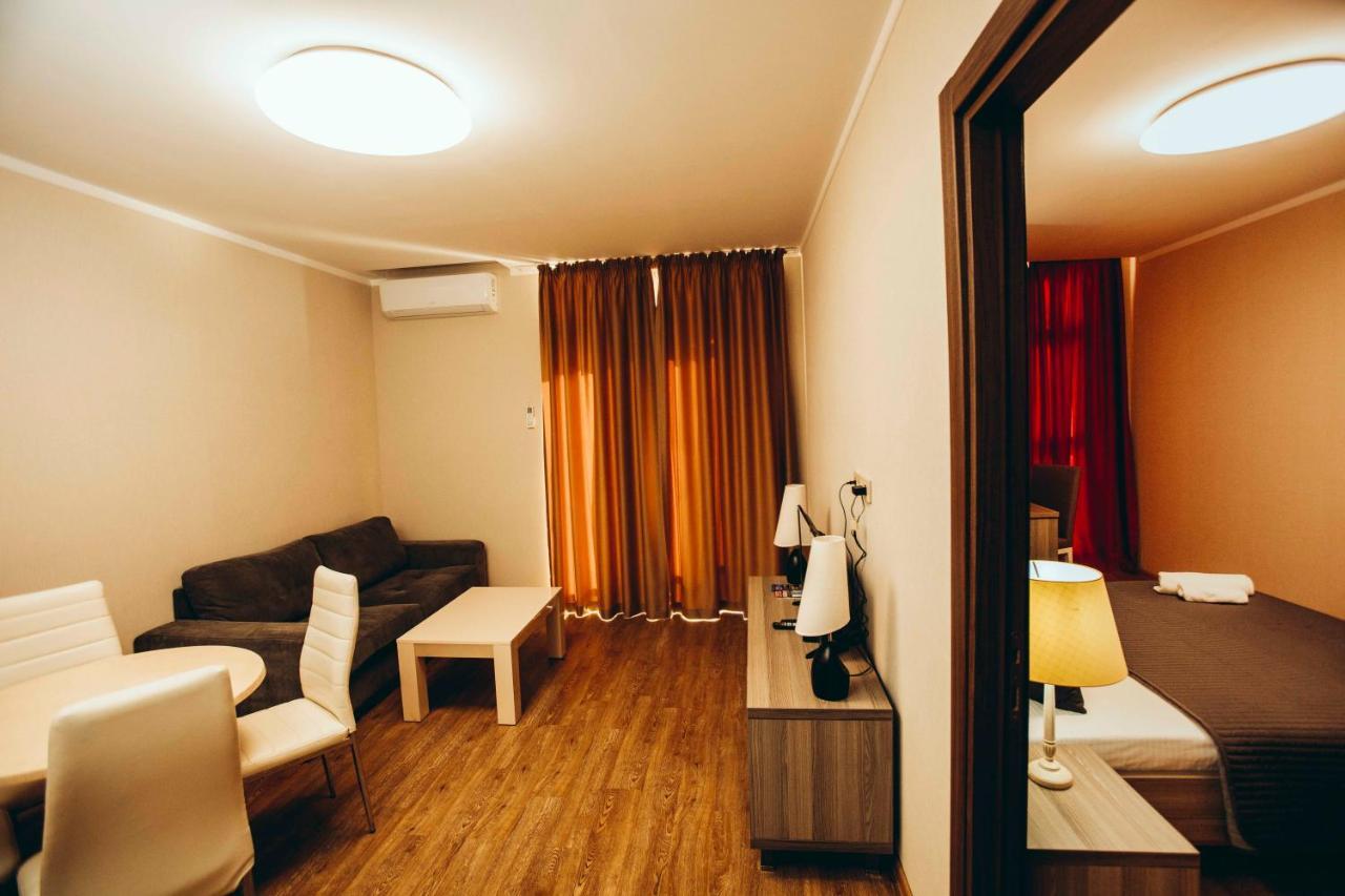 Holiday Lux Sea Towers Batumi Exterior foto