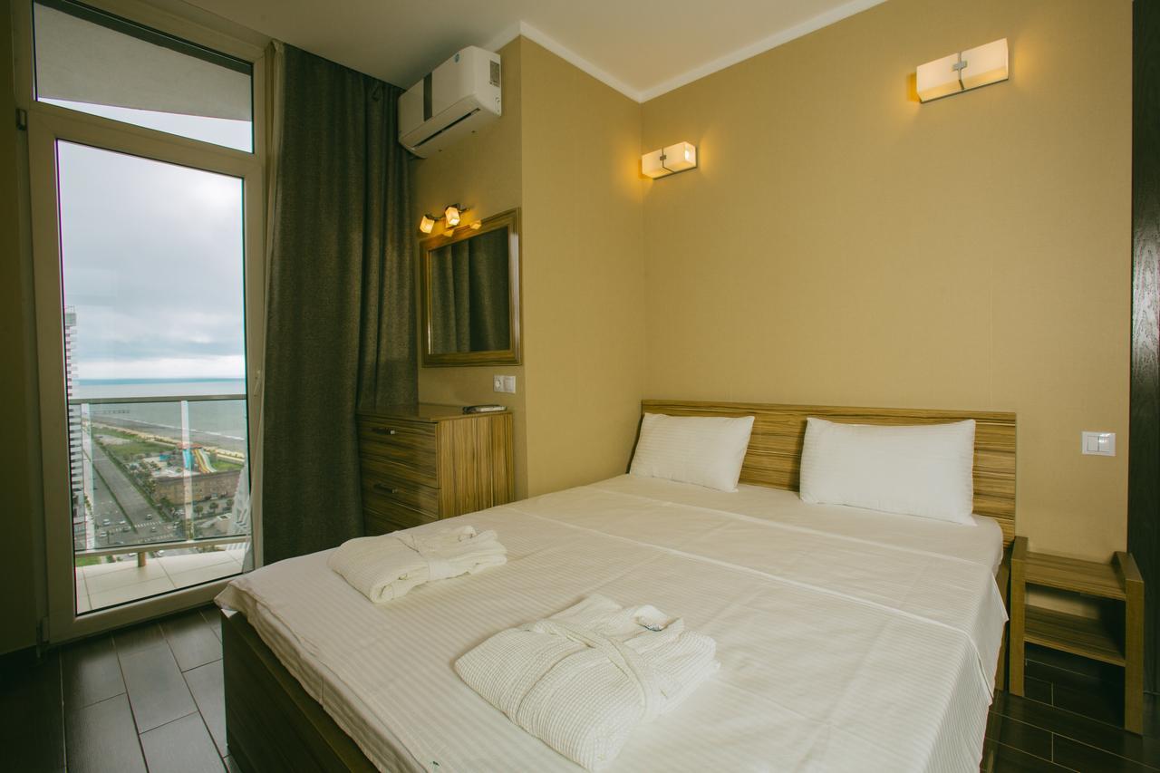 Holiday Lux Sea Towers Batumi Exterior foto